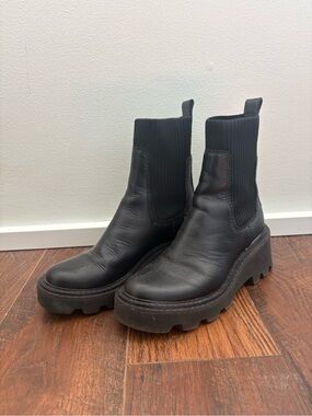 Dolce vita brand shoes